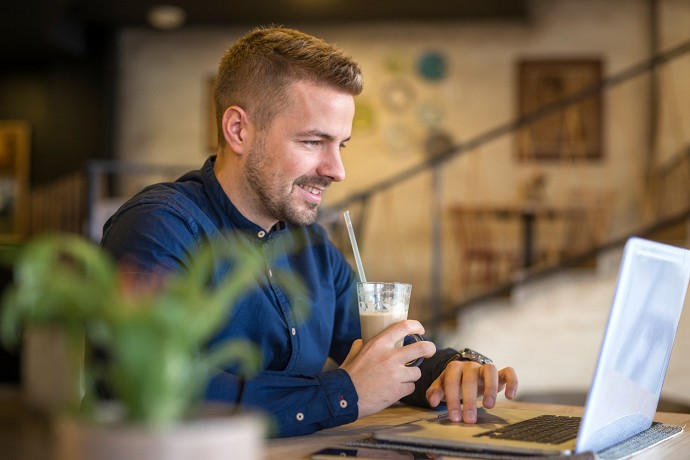 Che cos' il lavoro ibrido, come  inqua