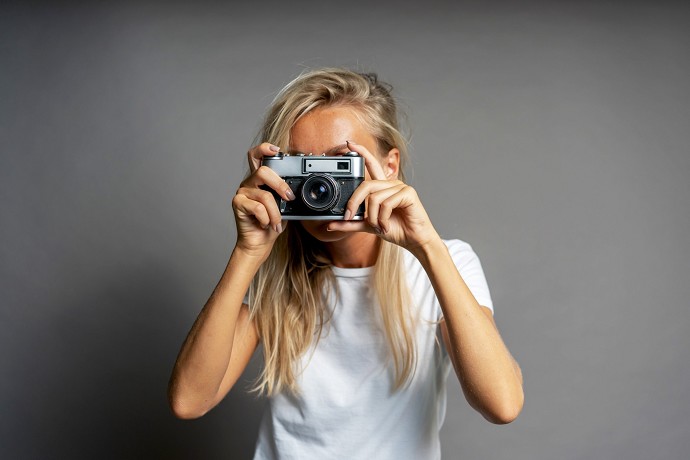 Come e dove autenticare una foto e chi l