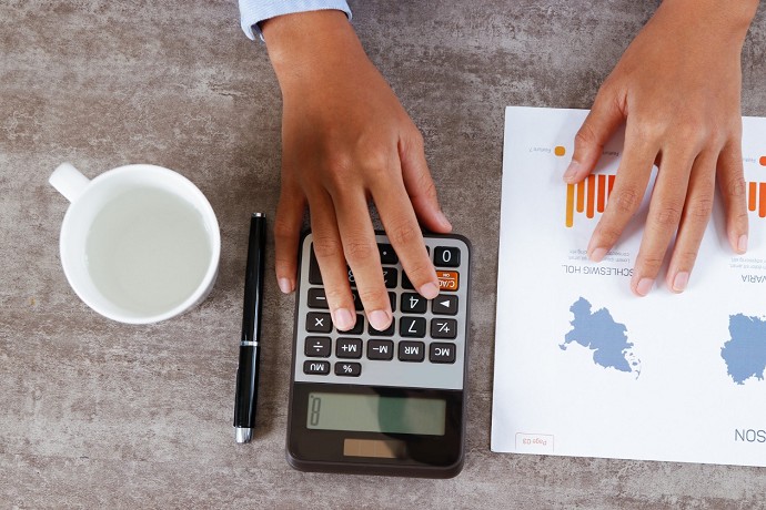 Come fare una fattura elettronica all'es