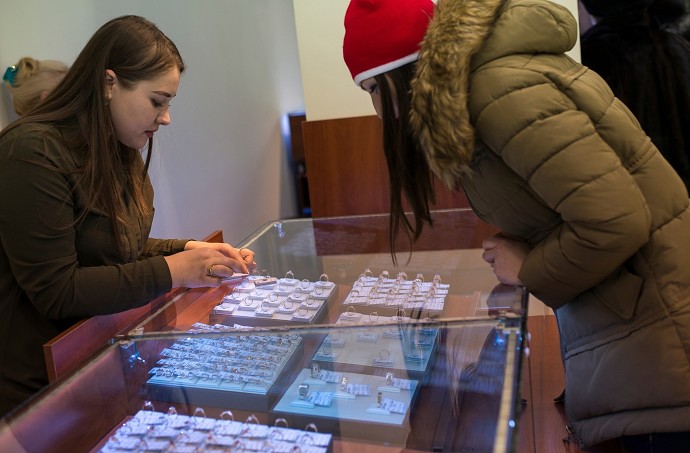 Come funzionano i compro oro? Cosa si pu