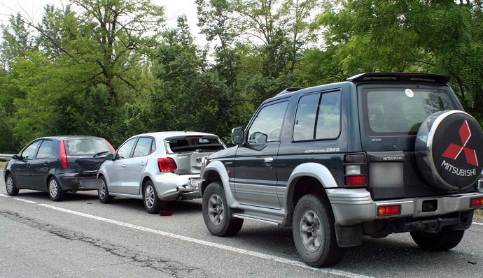 Distanza di sicurezza tra auto in marcia