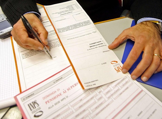 Domanda di pensione tramite Caf, Patrona