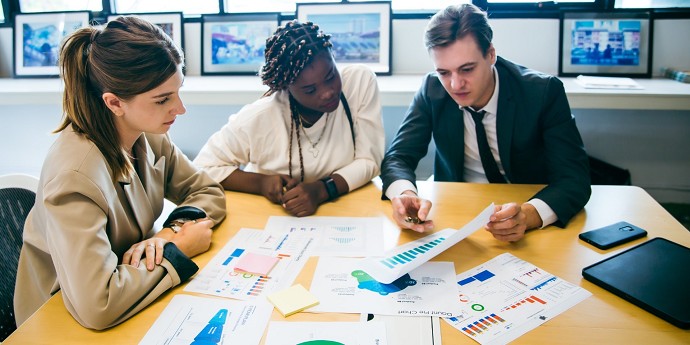 Dove conviene andare a fare 6 mesi o 1 a