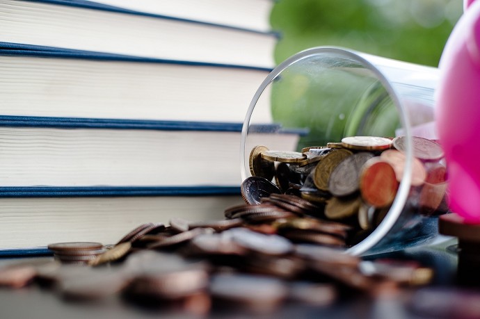 Educazione finanziaria falsata da corsi 
