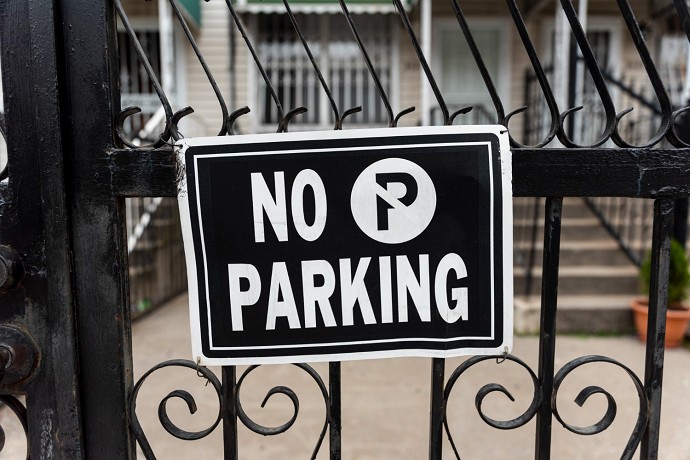 Posso parcheggiare l'auto davanti a port