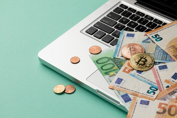 Quali sono le differenze tra Etf attivi 