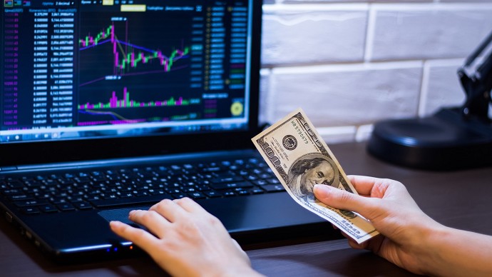 Quanto guadagna un finanziere in base a 
