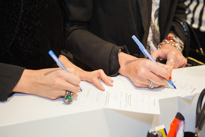 Si pu lavorare senza contratto o  semp
