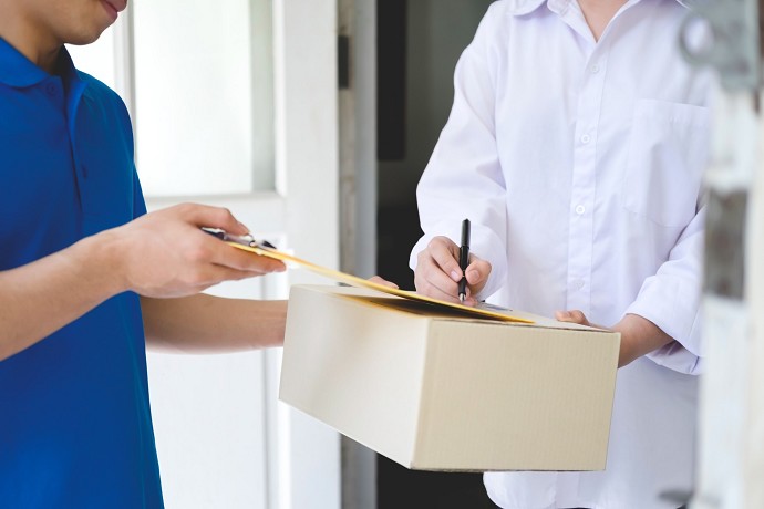 Spedizioni pacchi UPS, recensioni e comm