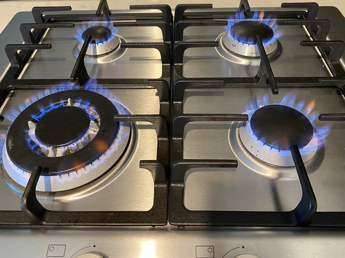 Voltura bollette luce, gas ed acqua deve