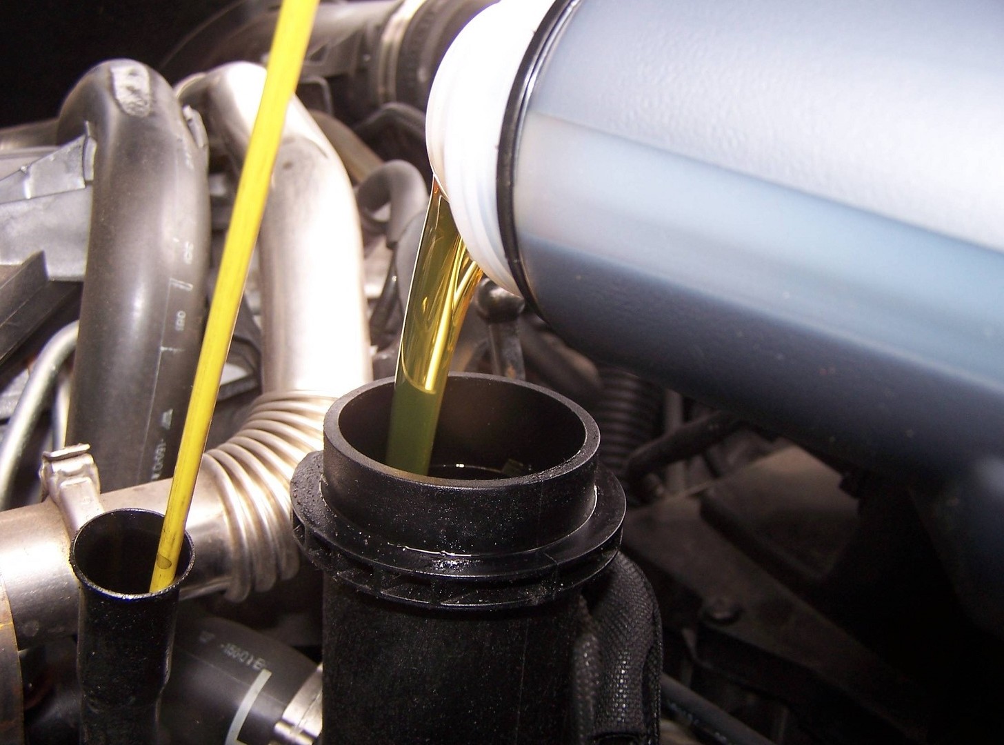Cambio olio motore: ogni quanto va fatto? | BusinessOnLine.it