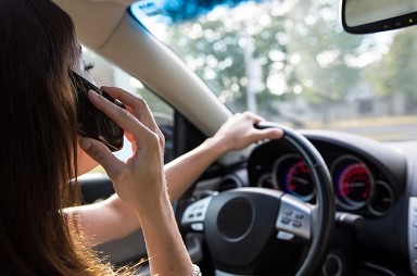 Cellulare in auto mentre si guida: paten