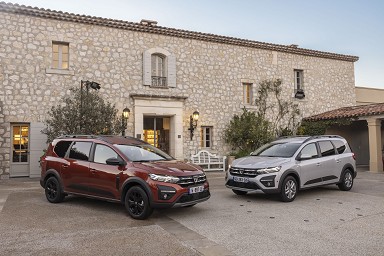 Nuova berlina Dacia 2022-2023 ispirata a