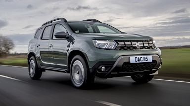 Nuova Dacia Duster 2023, a met prezzo a