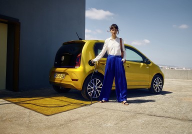 Volkswagen e-up! 2021 elettrica prezzi c