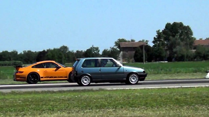 Fiat Uno Turbo, Porsche Cayman S, sfida,