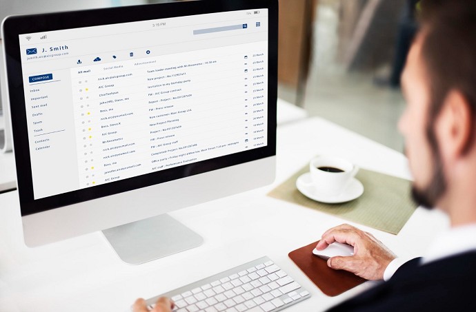 Controllo delle email aziendali: princip
