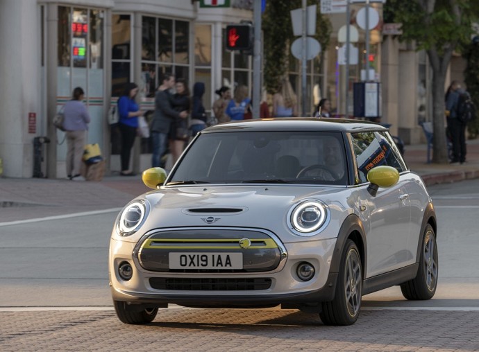 Mini Cooper SE elettrica