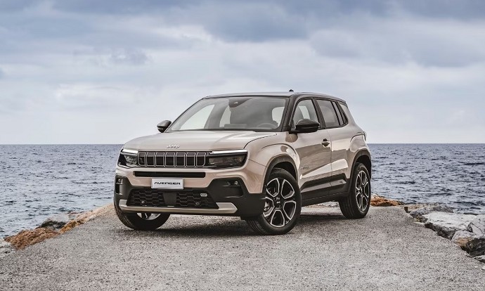 Jeep Avenger 2024: motorizzazioni e prez