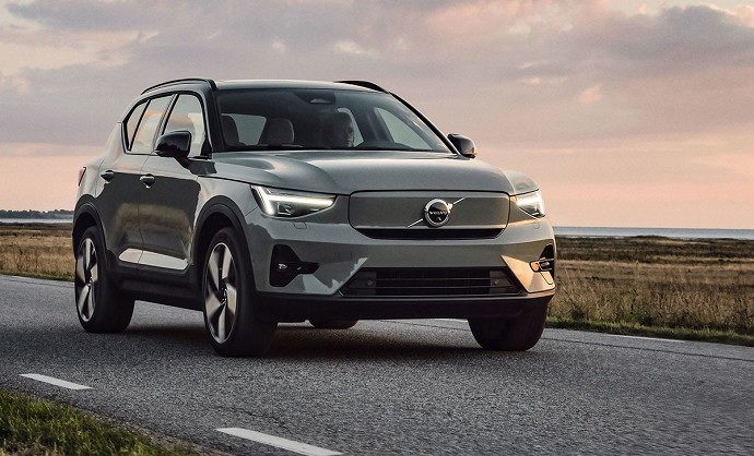 Nuova Volvo XC40 2023
