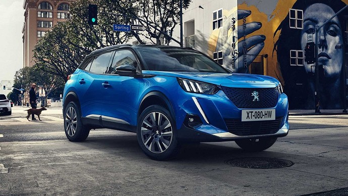 Prezzo e dotazioni Peugeot 2008 2021