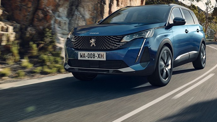 Pregi e difetti nuova Peugeot 5008