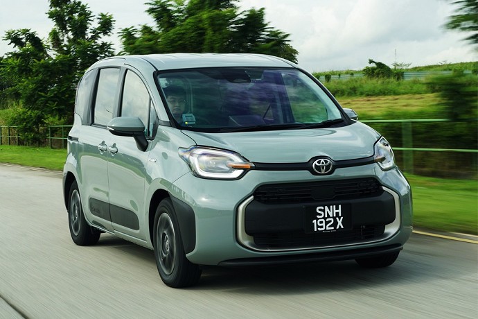 Toyota Sienta 2024