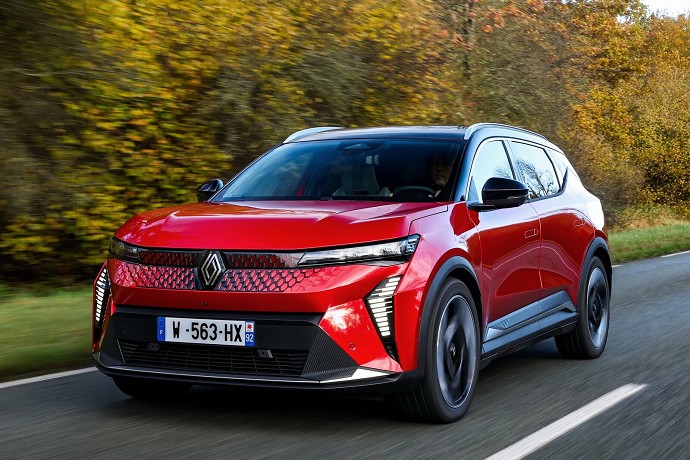 Com' la Renault Scenic 2024