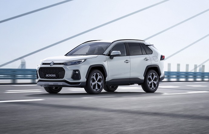Suzuki Across ibrida plug-in