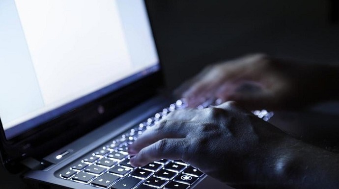 truffe, email, unicredit, intesa san pao