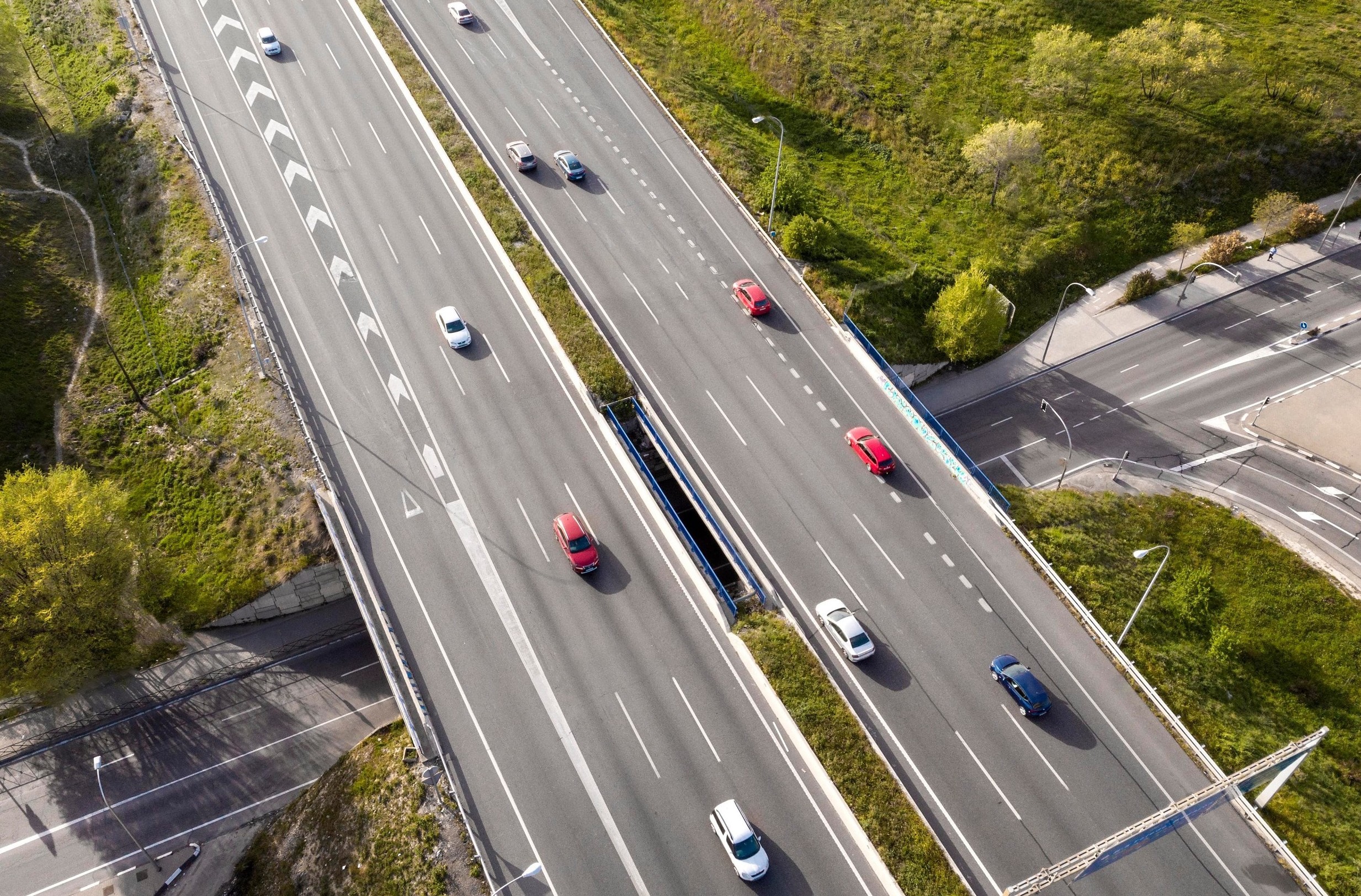 Codice della strada 2025 apprivato ufficialmente oggi. Le 10 nuove