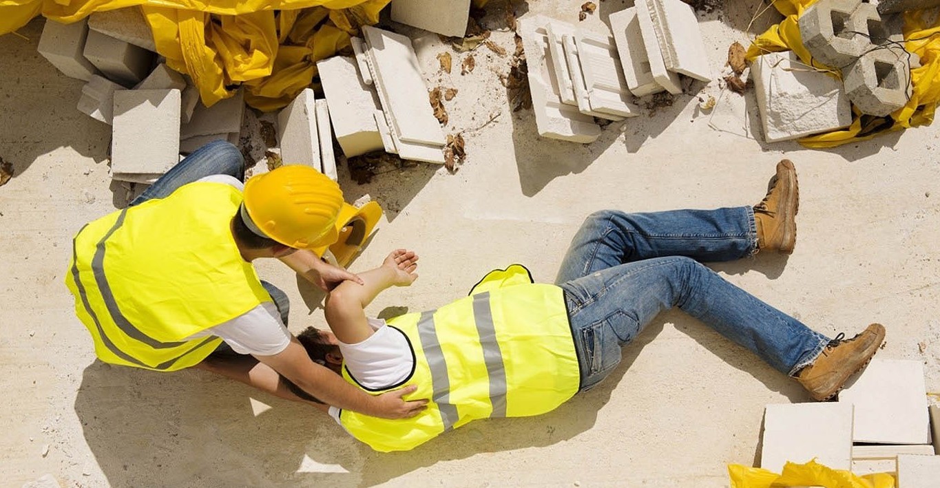 Infortuni sul lavoro, come procedere se ci si fa male. E somme