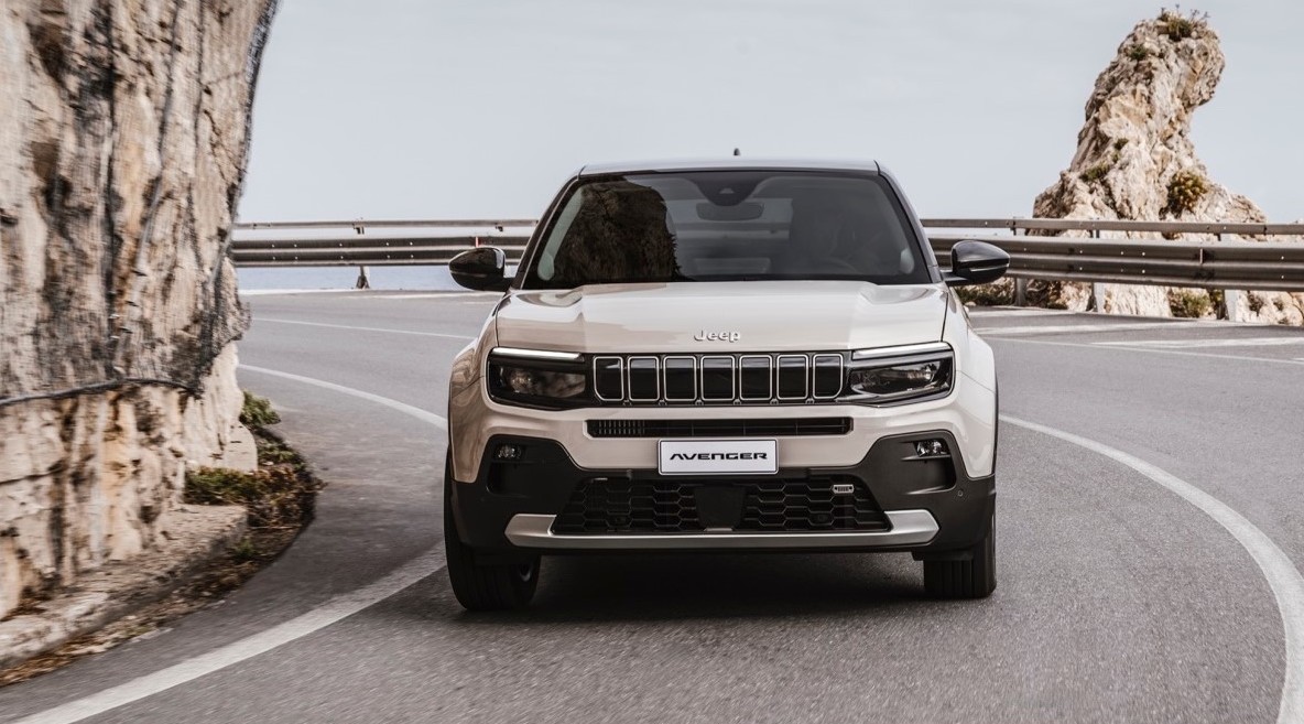 Nuova Jeep Avenger eHybrid 2024, caratteristiche, prezzi e versioni