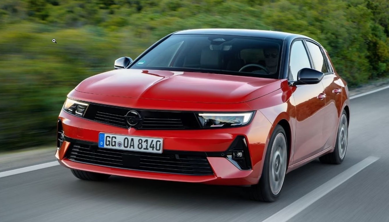 El nuevo Opel Astra 2023, los pros y los contras de un coche urbano recién reformado y con grandes ambiciones