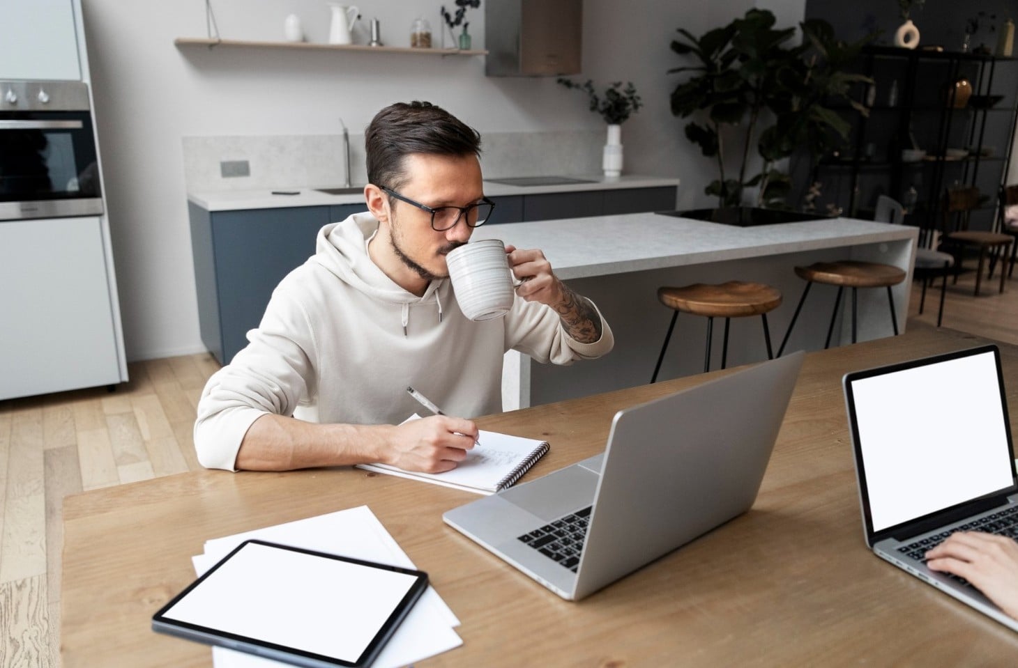 Smart working 2025 in Italia, i lavoratori privati e della PA che