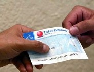 Buoni pasto cartacei ed elettronici: chiarimenti e regole vigenti su cumulo, fare spesa supermercato e altre. Novit settimana