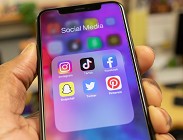 Come funziona il blocco dei siti web e contenuti in automatico sui cellulari dei minorenni in base normativa 2024