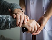 Caregiver che usufruisce dei permessi