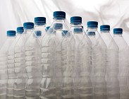 Acqua minerale in bottiglia