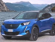 Versioni e prezzo Peugeot e-2008 elettrica
