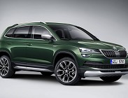Skoda Karoq 2021, suv con tanti optional 